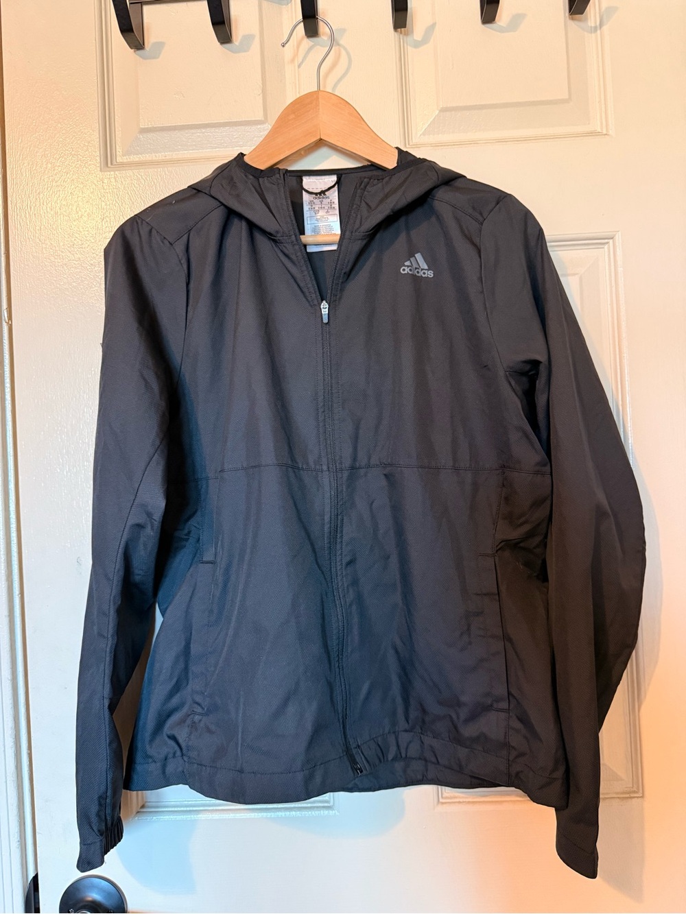 Adidas wind breaker jacket size small